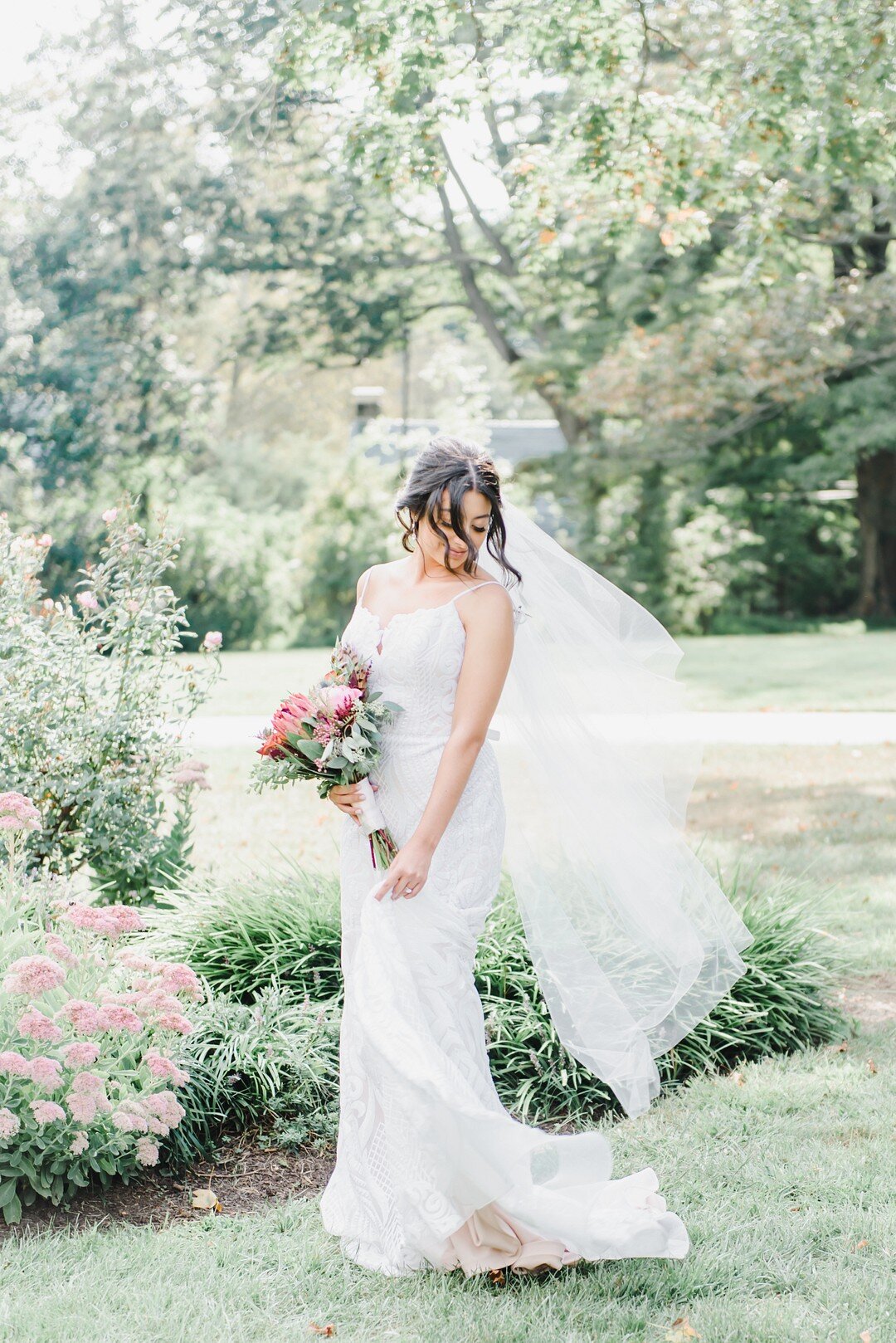 Colorful Fall Bridal Inspo at Merion Tribute House