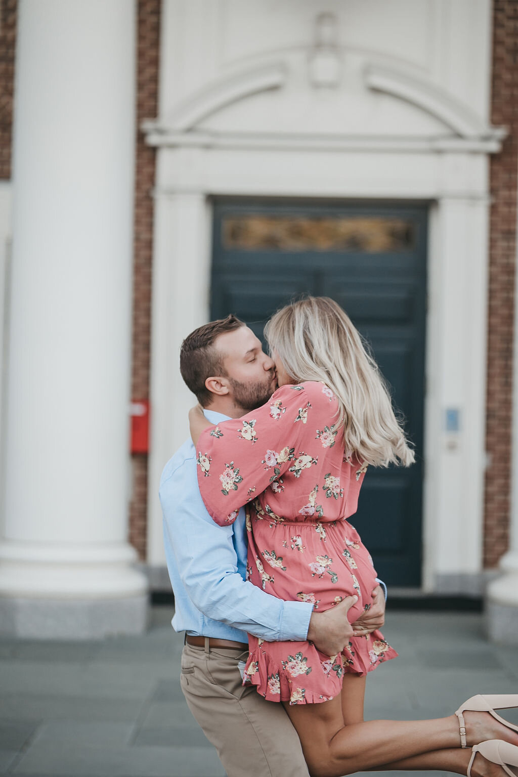 This dreamy Lancaster, PA engagement session by Lauren Bliss Photography features Franklin and Marshall college and Longs Park.