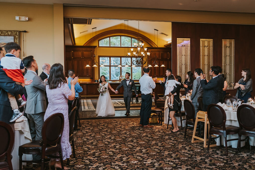 Helen and Tim celebrated their fall wedding overlooking the mountains at the beautiful Pennsylvania Wedding Venue, Stroudsmoore Country Inn. Photographed by Wandermore Photography