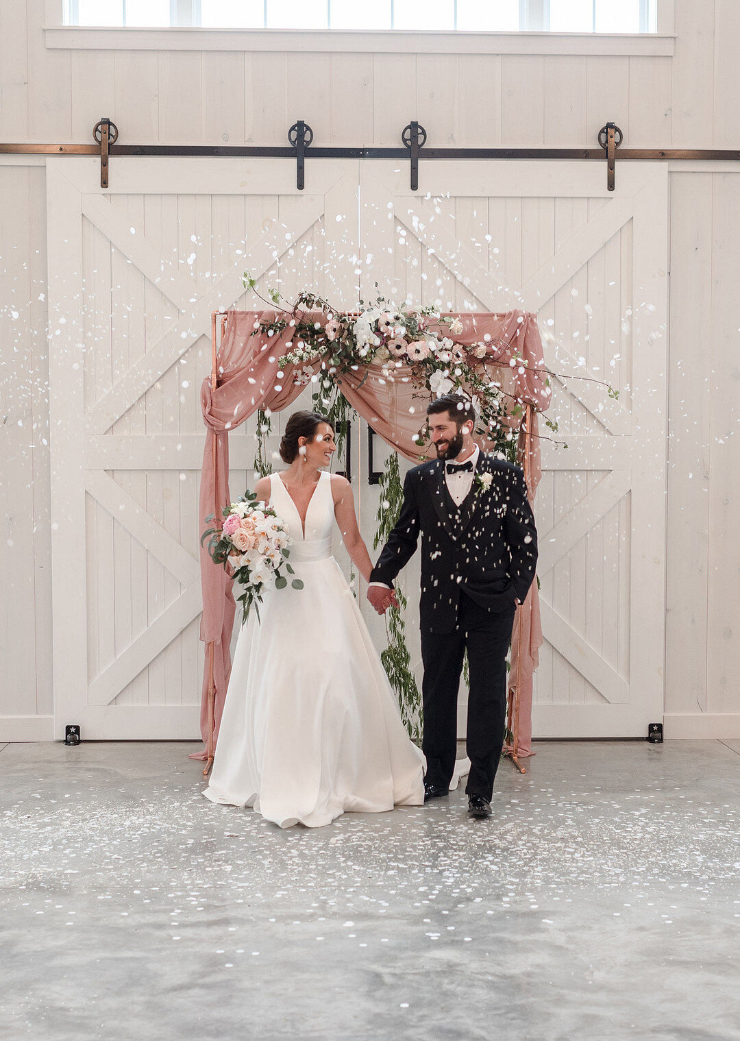 A team of West Virginia and Pennsylvania Wedding Vendors decked out this lovely Pittsburgh Wedding Venue, The Grayson House with some seriously swoon worthy inspo! Photographed by Alisha Faith Photography