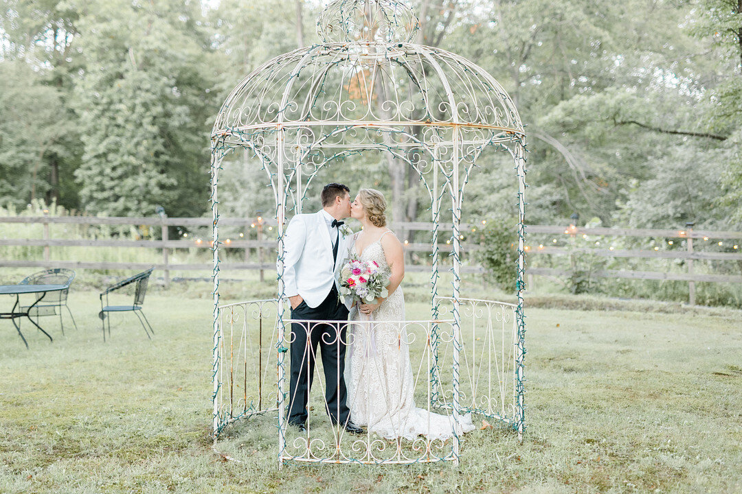 A postponement led to Rebecca and Ryan’s rapunzel-esque themed wedding on a Friday in September at the beautiful Peter Allen House wedding venue in Dauphin, Pennsylvania. Photography by Lindsay Eileen  Photography