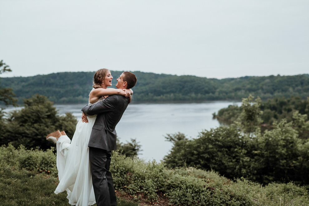 6  Pennsylvania Waterfront Venues To Host Your Wedding