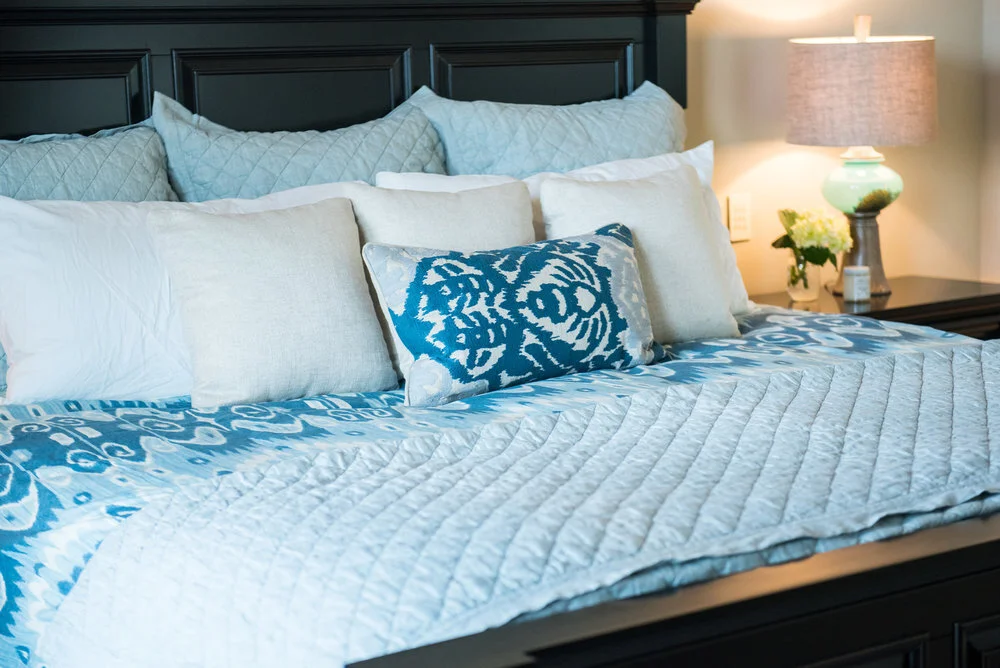 17+-+Master+Blues+Modern+Bright+Accessories+Bedding.jpg