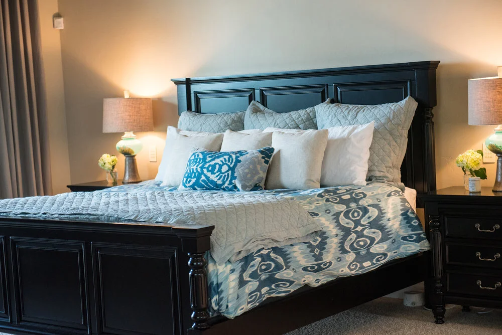 18+-+Master+Blues+Modern+Bright+Accessories+Bedding.jpg