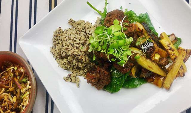 fried mushrooms with a sundried tomato sauce over quinoa &amp; a simple honey vinaigrette dressed kale salad, served alongside saut&eacute;ed squash and peppers. &mdash; can&rsquo;t lie to you guys &amp; say i&rsquo;ve been following a strict vegan d