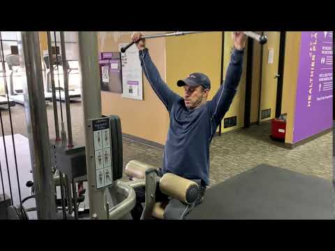 428. Wide Grip Lat Pulldowns