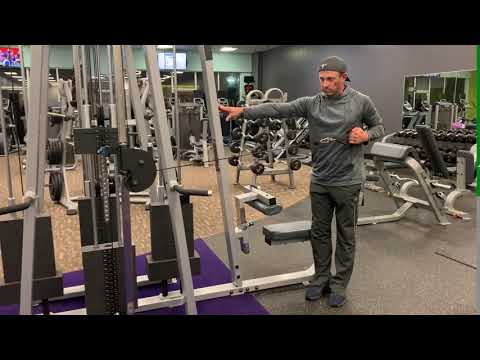 466. One Arm CT Lat Pulls