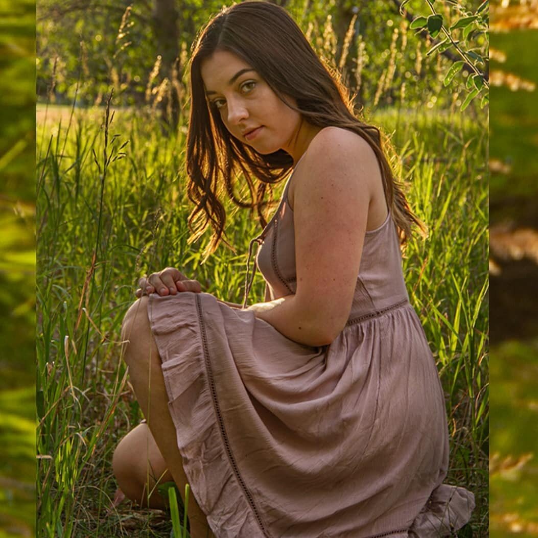 Feeling green. So why not do a little throwback to a shoot with Miss Amanda Flann.&nbsp;

..................................................................................

To all my 2022 seniors have you started planning your photos yet? Let me hel
