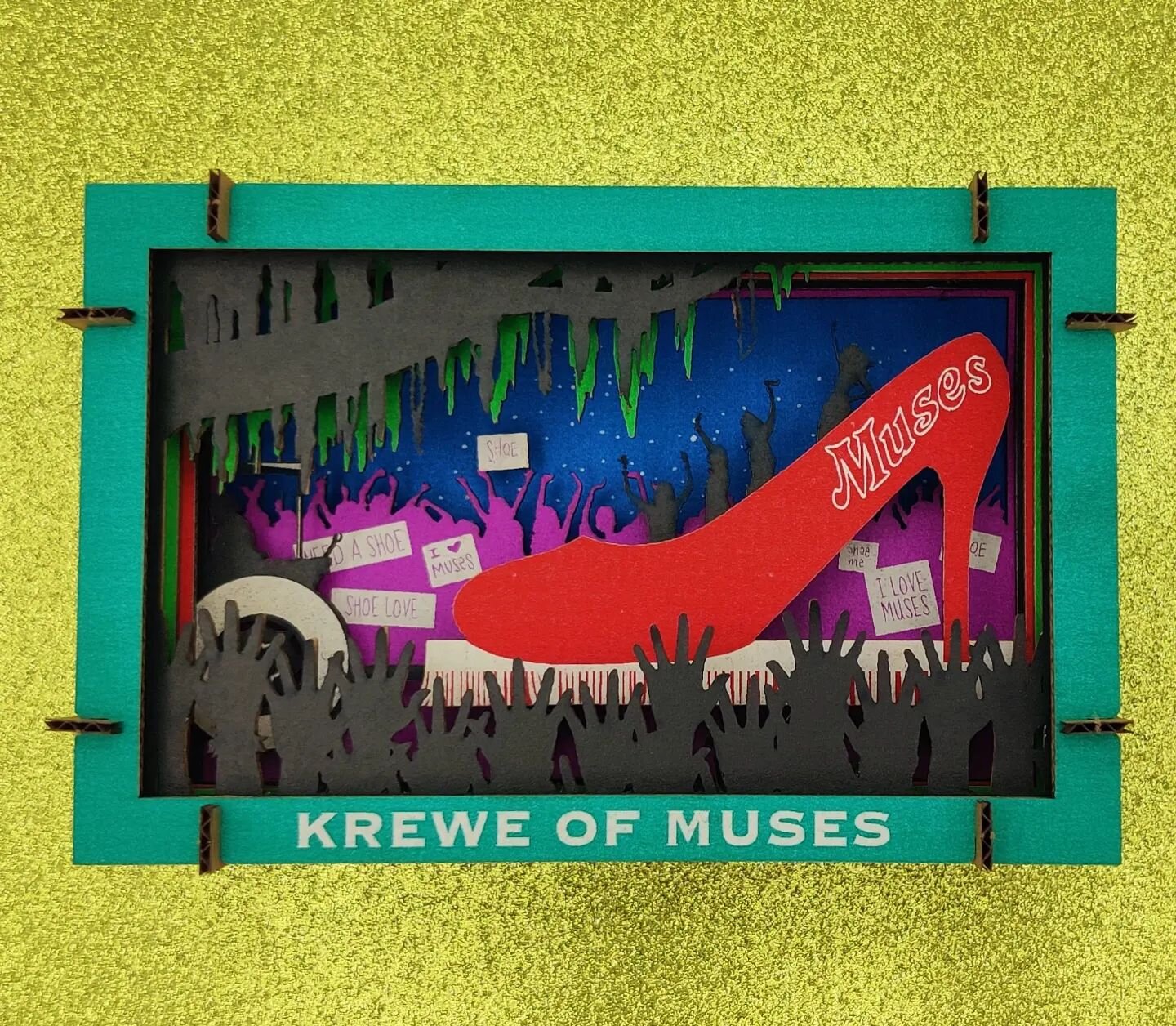 I love Muses!. Had so much fun seeing the parade and their signature floats. Of course it reminded me of this special Papercraft that we made for them this year. 

#nola #mardigras #musesshoes