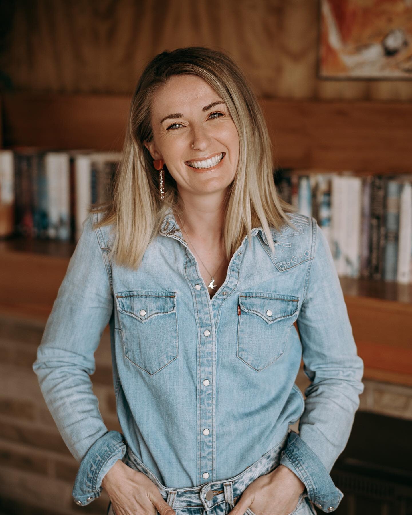 Super happy to end 2023 with talented author @clairevanryn joining Zeitgeist Agency. Her debut novel, &lsquo;The Secrets of the Huon Wren&rsquo; @penguinbooksaus @penguinaudioaus has captivated readers across the country. Welcome to @zeitgeistwriters