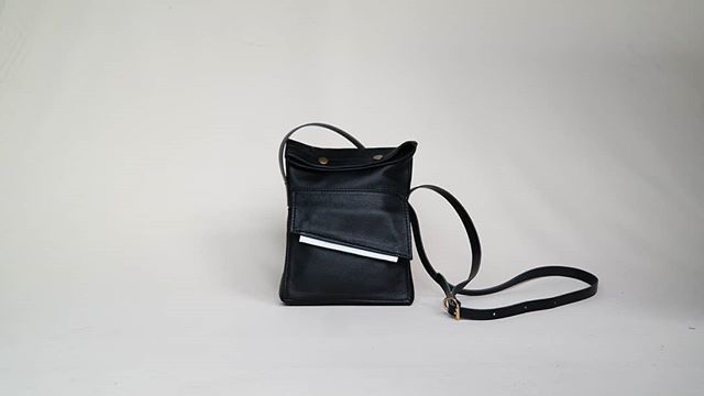 Small &quot;Town Bag&quot; 
Black and white
Available now at www.jonesleather.net or DM us.
-
-
#jonesleatheraustralia #jonesleatheraustralia #jonesleatherworks #leather #leatherbags #sydneydesigners #sydneyartists #australianartists #youknowyouwanti