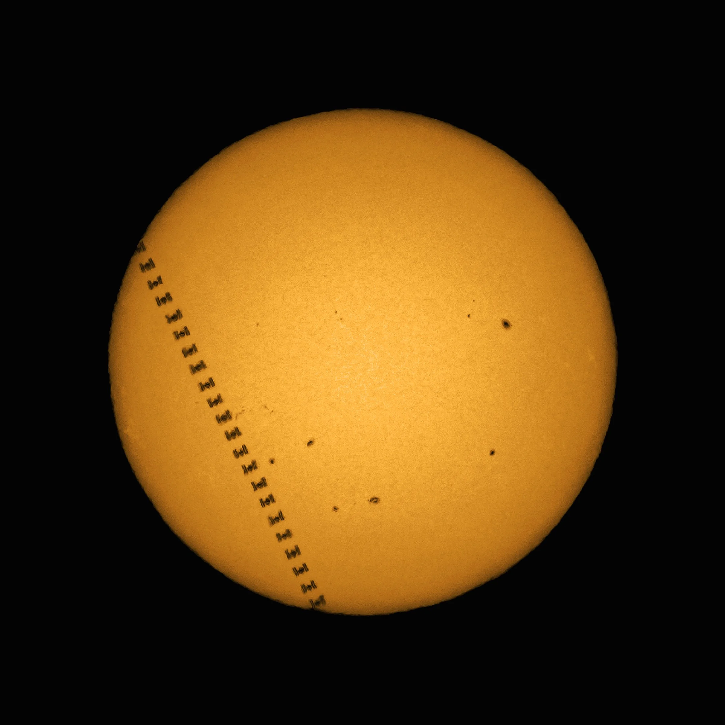 ISS transitando el Sol