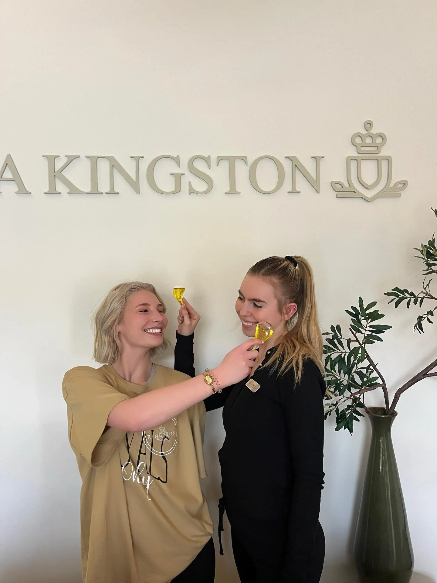 Not sure where to start? We&rsquo;ve got you. 🤍 

Book a personalized skin consultation and discover the treatment your skin will love. 

Schedule with the link in our bio.

 #sandiegospa #sandiegofacial #sandiegoskin #spakingston #bestspasandiego