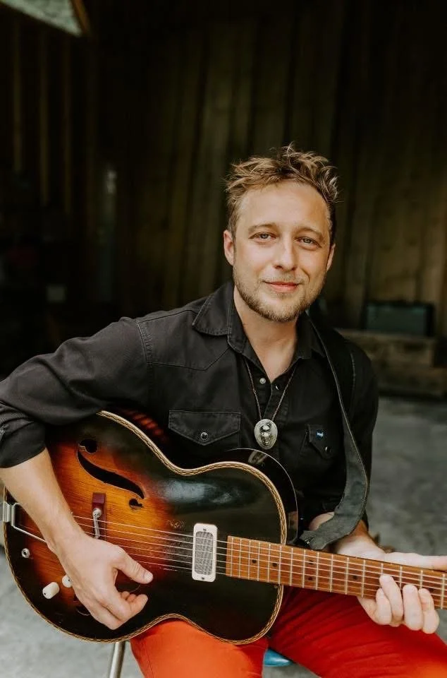 Sunday Social Happy Hour with Aaron Lipp