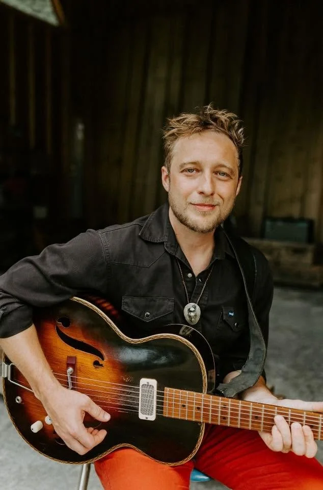 Sunday Social Happy Hour with Aaron Lipp