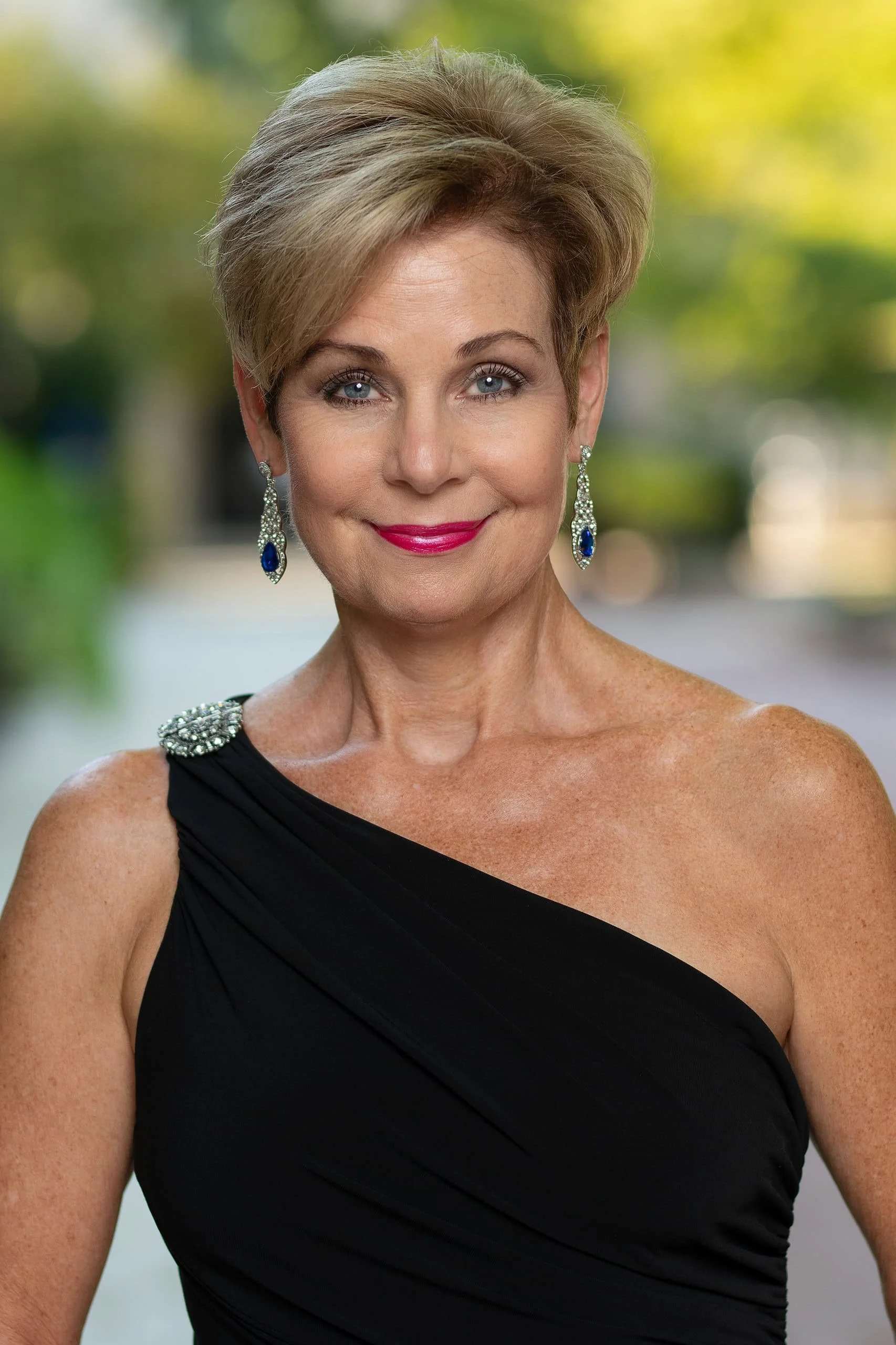 Tammy Hensrud Headshot.jpg