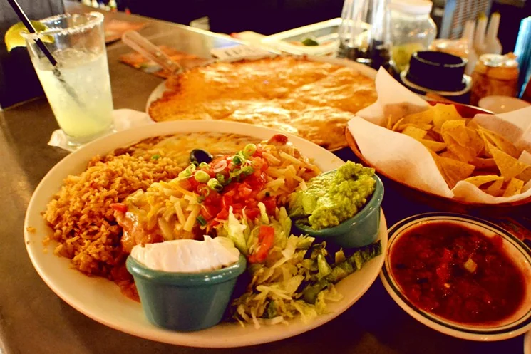 la_pinata_combo_platter_with_chips_salsa.jpg