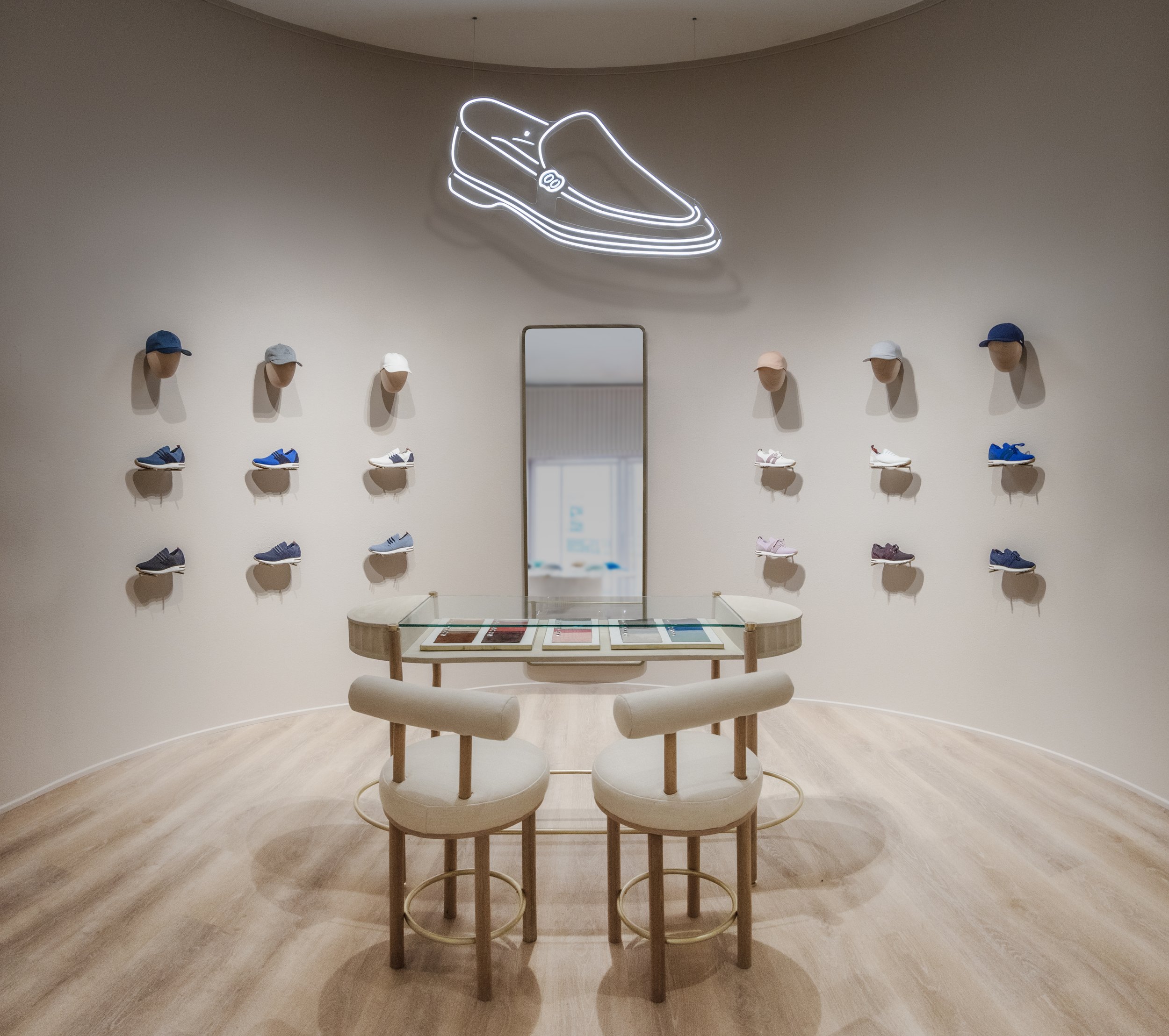 LP_ShoePopUp_MTO-Room.jpg