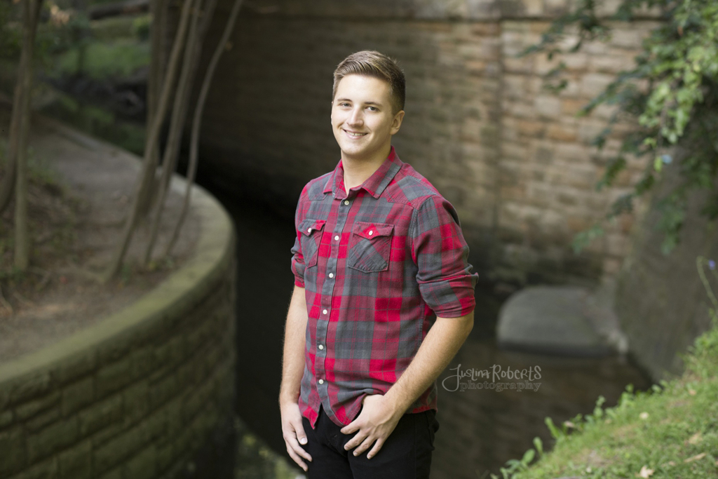 eff513d57c541b25-cleveland-senior-photographer-Justina-Roberts-Joe_005.jpg