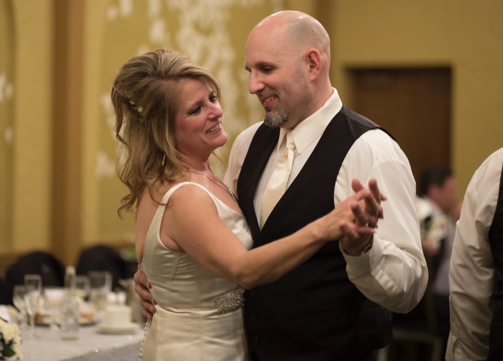 Mary &amp; Frank Wedding | Carrie Cerinos Italian Ristorante &amp; Party Center | Cleveland Wedding Photographer