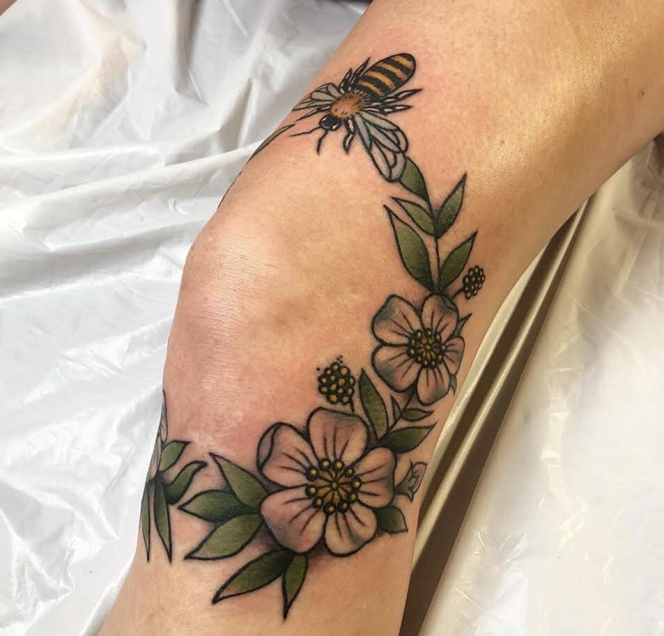 Wreath around the knee tattoo by Andrew Patch at Southern Star Tattoo in Atlanta, Georgia.