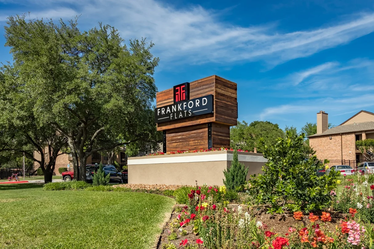 Communities photos 1 — Valiant Residential