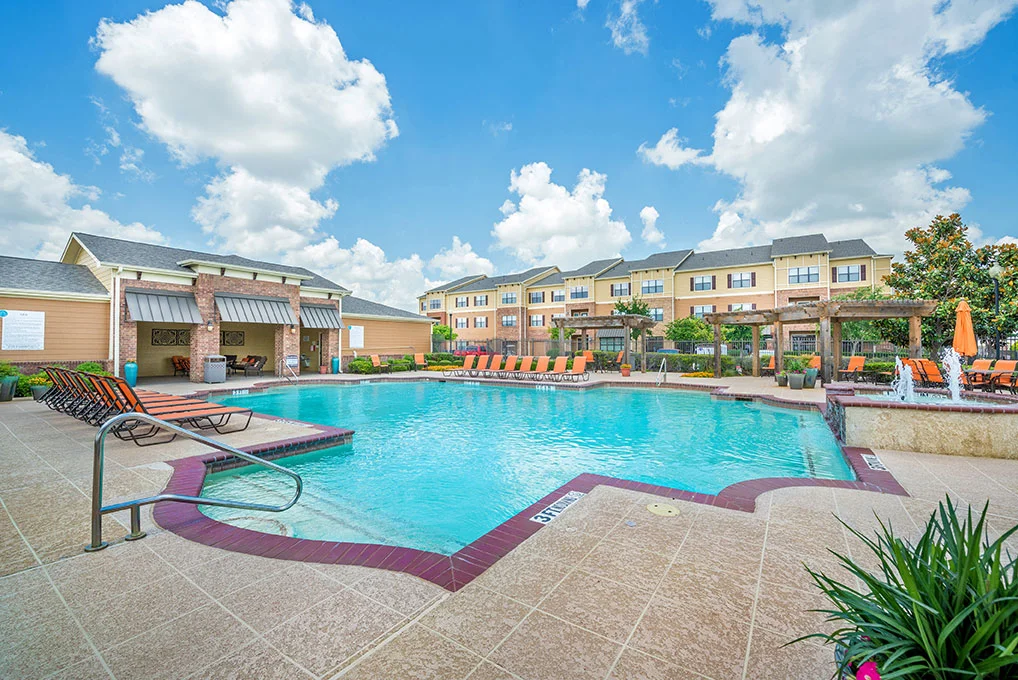 SIMC Management Awarded Management of Avana at Western Center — Valiant