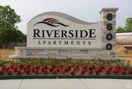 riverside-apartments-arlington-tx-building-photo.jpg