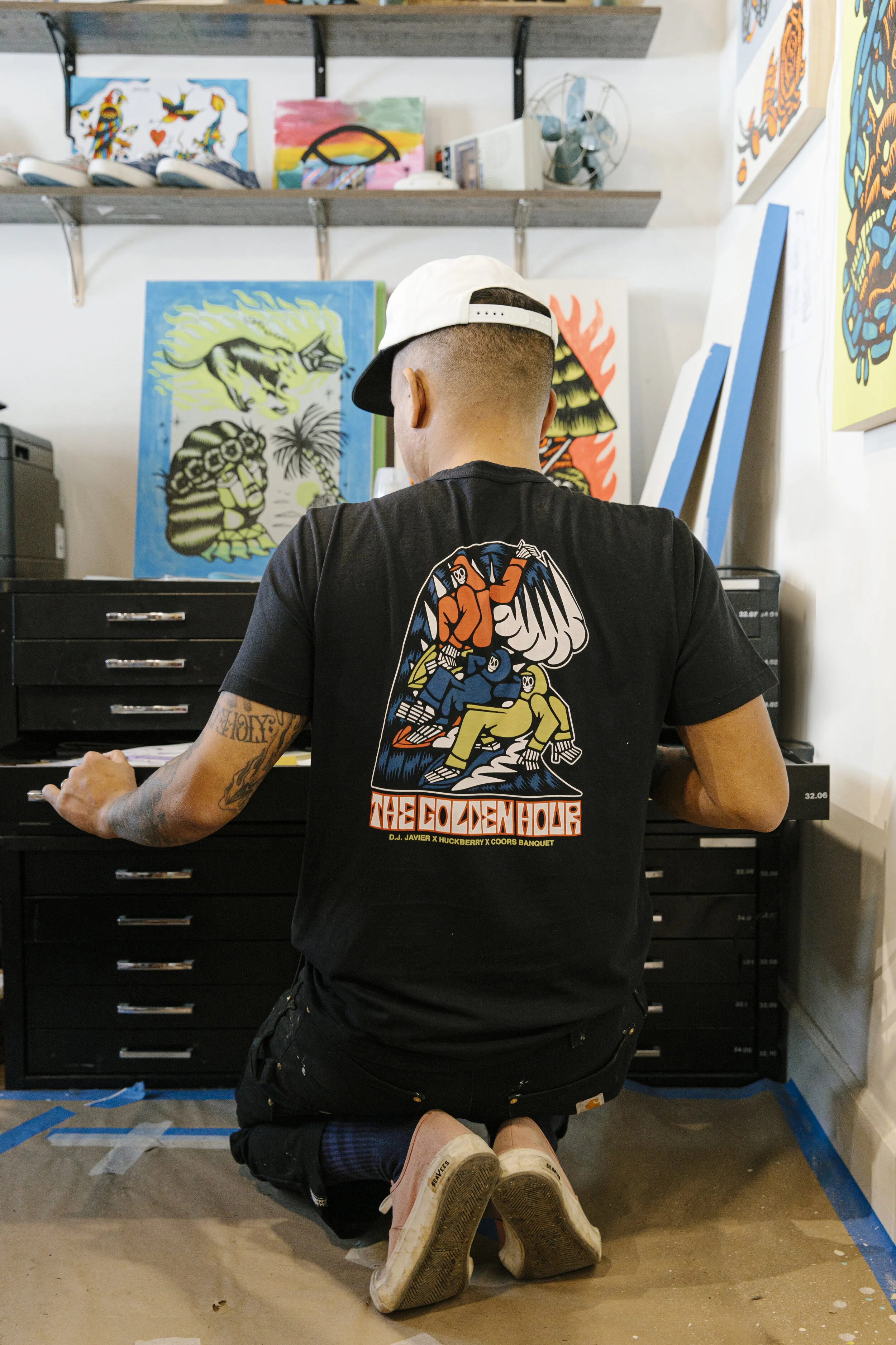 70336_Coors_Graphic Tee 1_Black_Lifestyle_08.jpg