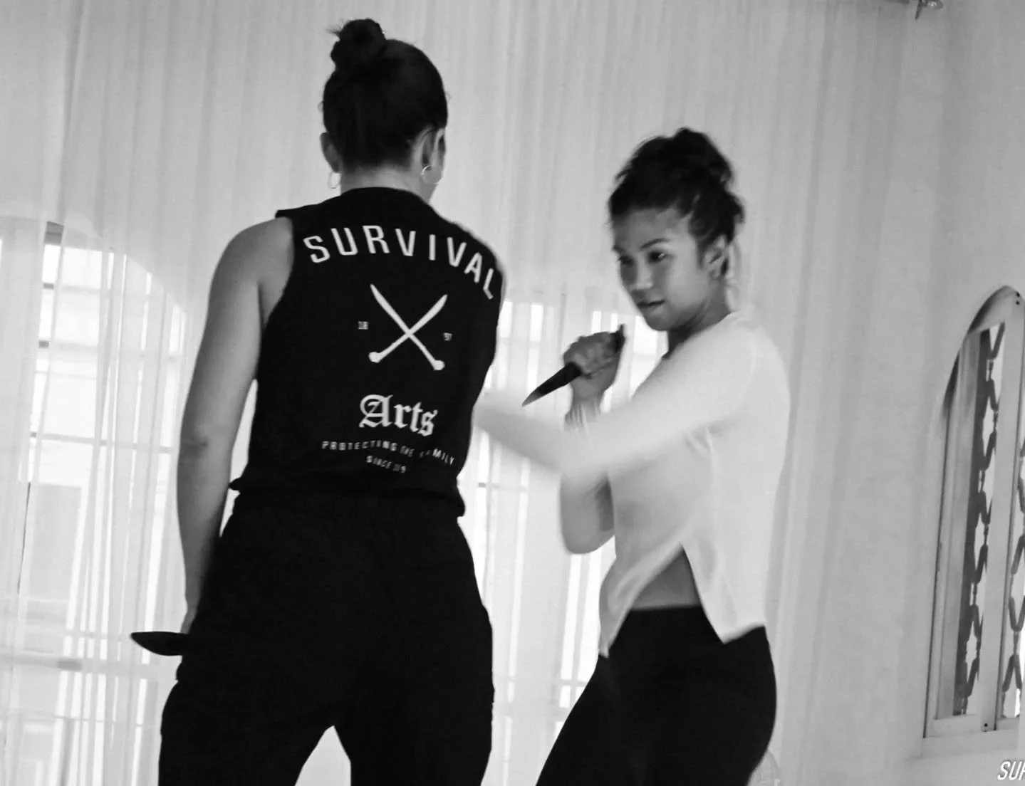 Keep your hearts soft and your blades sharp, #DearWarriors ✨🗡️✨🗡️✨ 

Survival Arts Double Blade Training ⚔️ Knife for Life

ᜐᜎᜋ salamat to our students in Bacolod City, Philippines &amp; virtually in our global warrior circle. From California to Mi