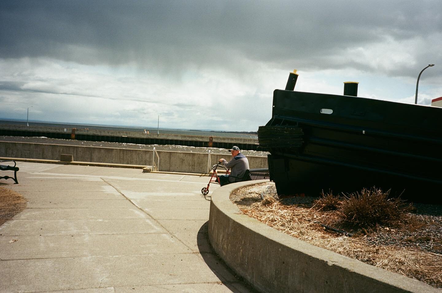 The old man waits 

Lake Superior, Duluth 
#35mmfilm #ektar100 #kodakprofessional