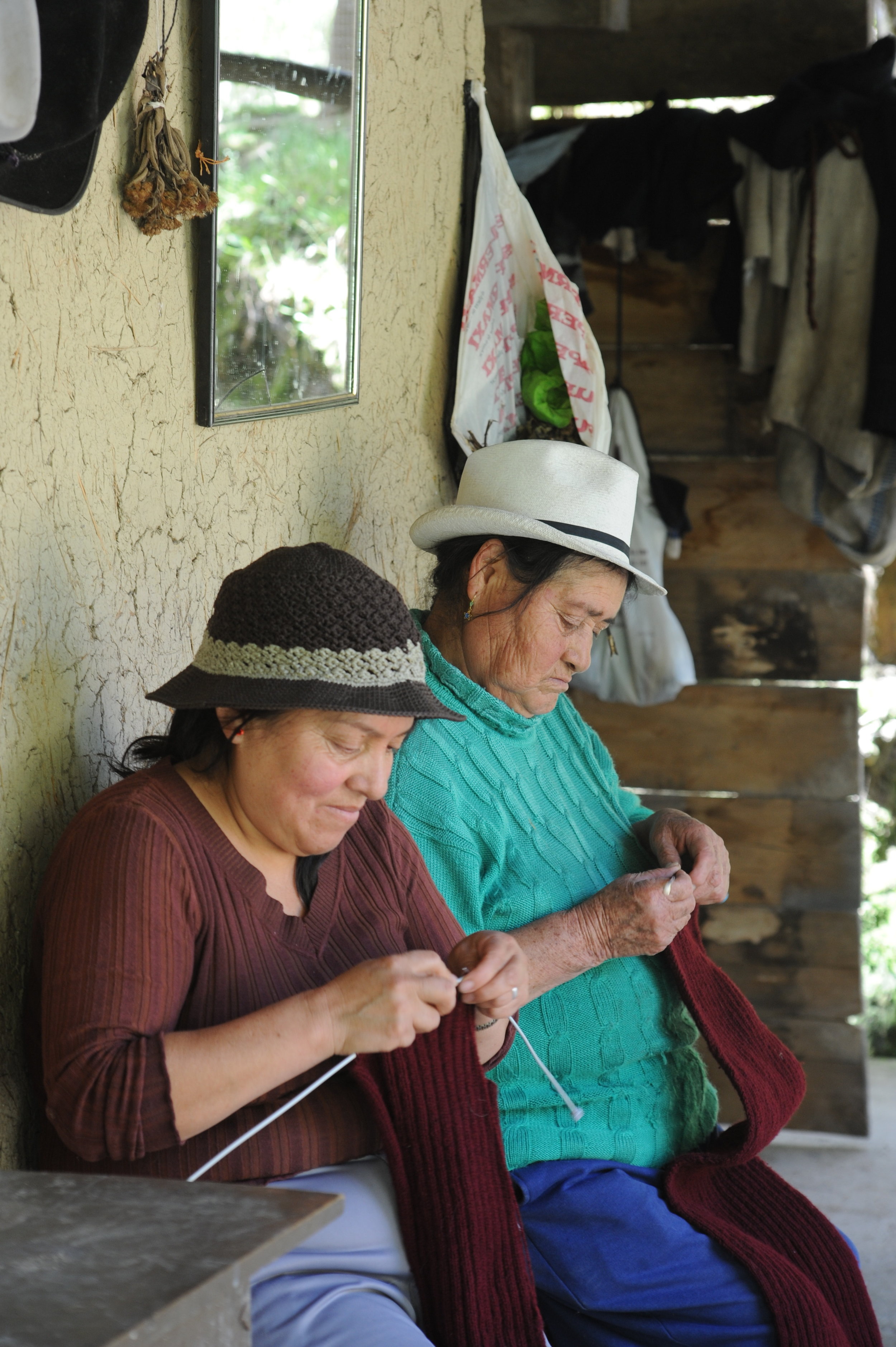 Teresita & her mom knitting