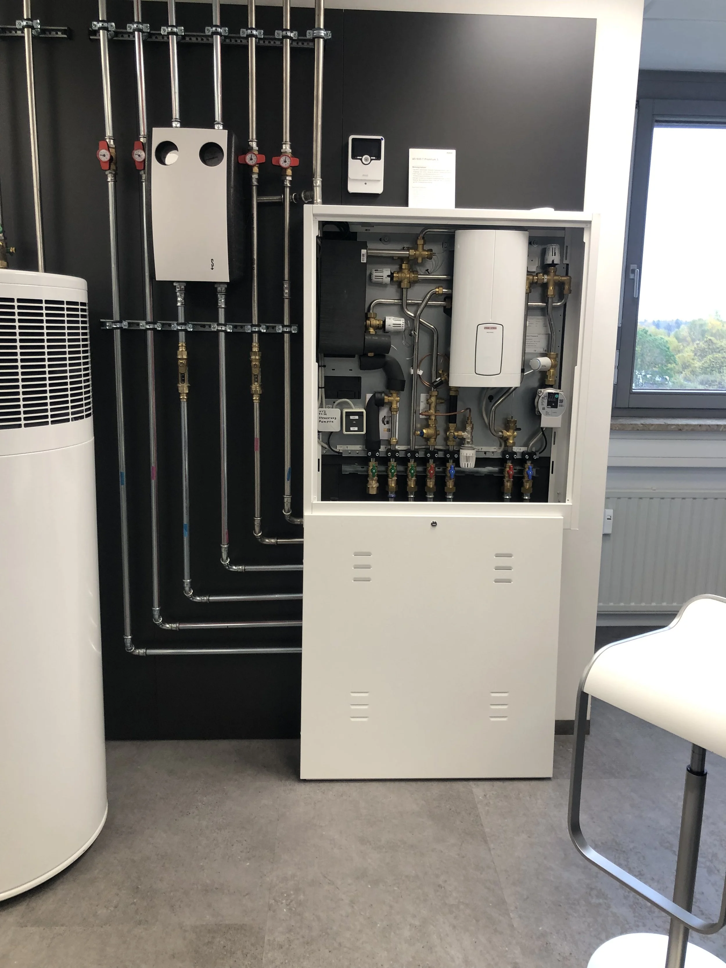 Techniker absolvieren Wärmepumpenführerschein