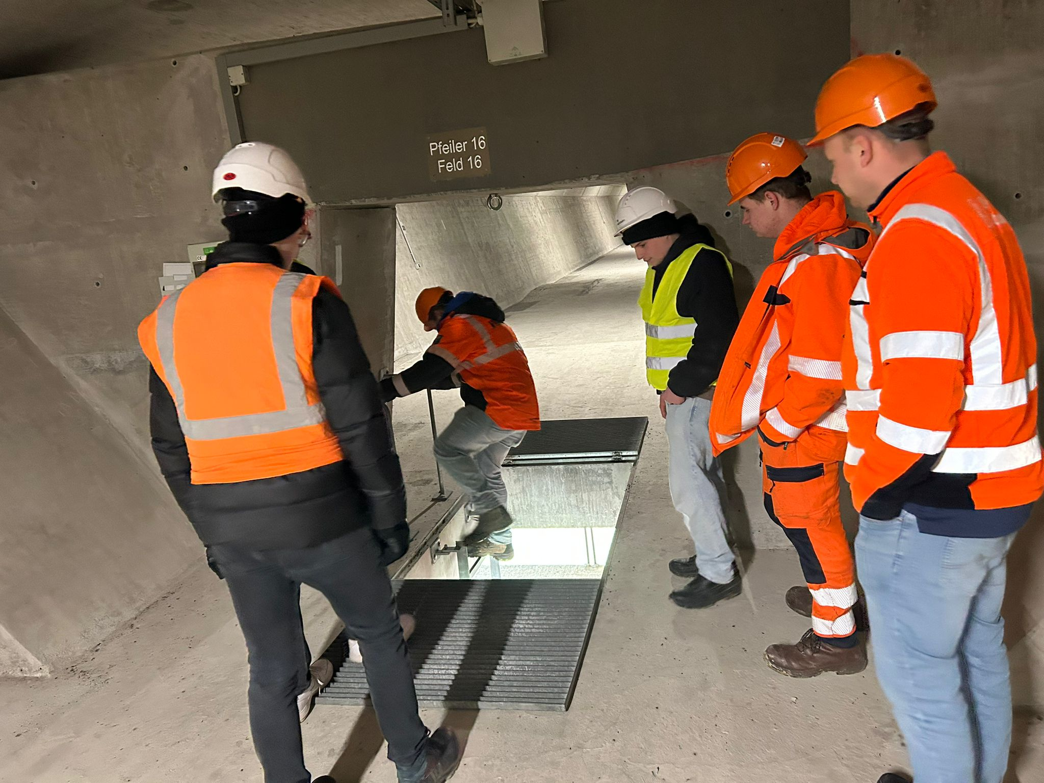  Führung innerhalb der Talbrücke Lanzendorf 