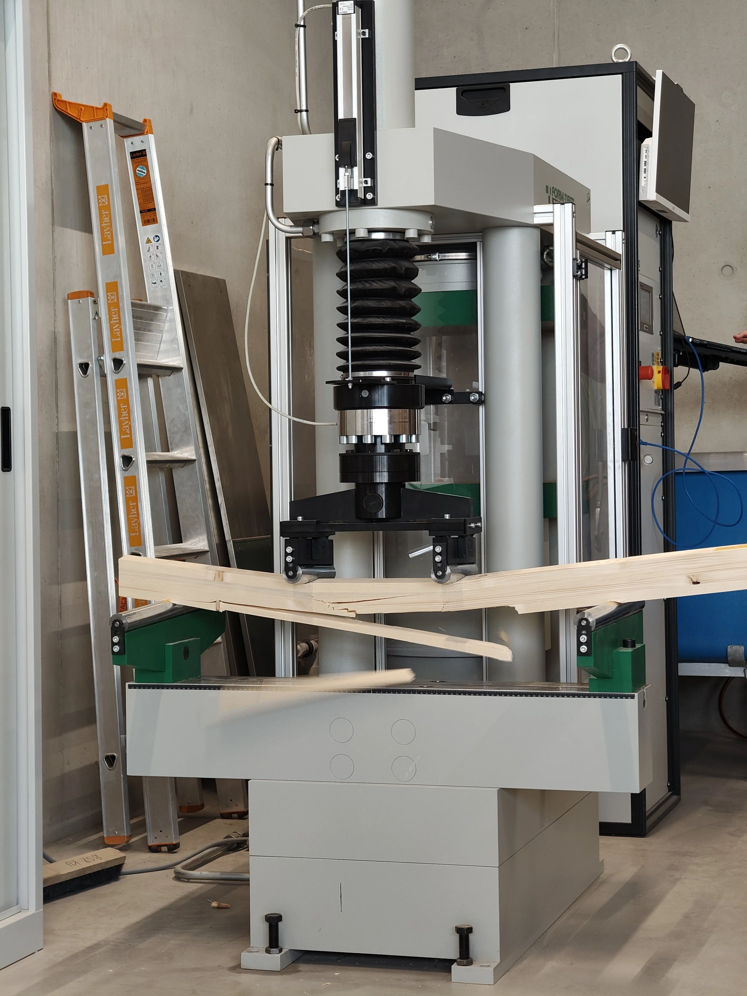  …und bricht letztlich durch. 