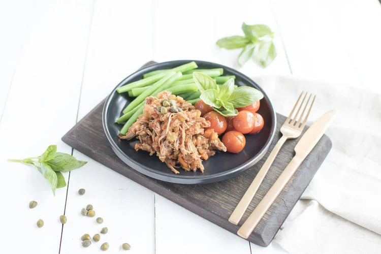 Braised beef with cherry tomatoes and green beans