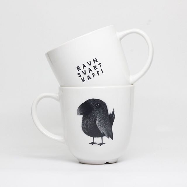 Ravnekopp🖤
&bull;
#ravnsvart #kaffi #ravn  #sortkaffe #kopp #kaffikopp #kaffekopp #kaffekrus #illustrasjon #raven #coffeetime #coffeecup