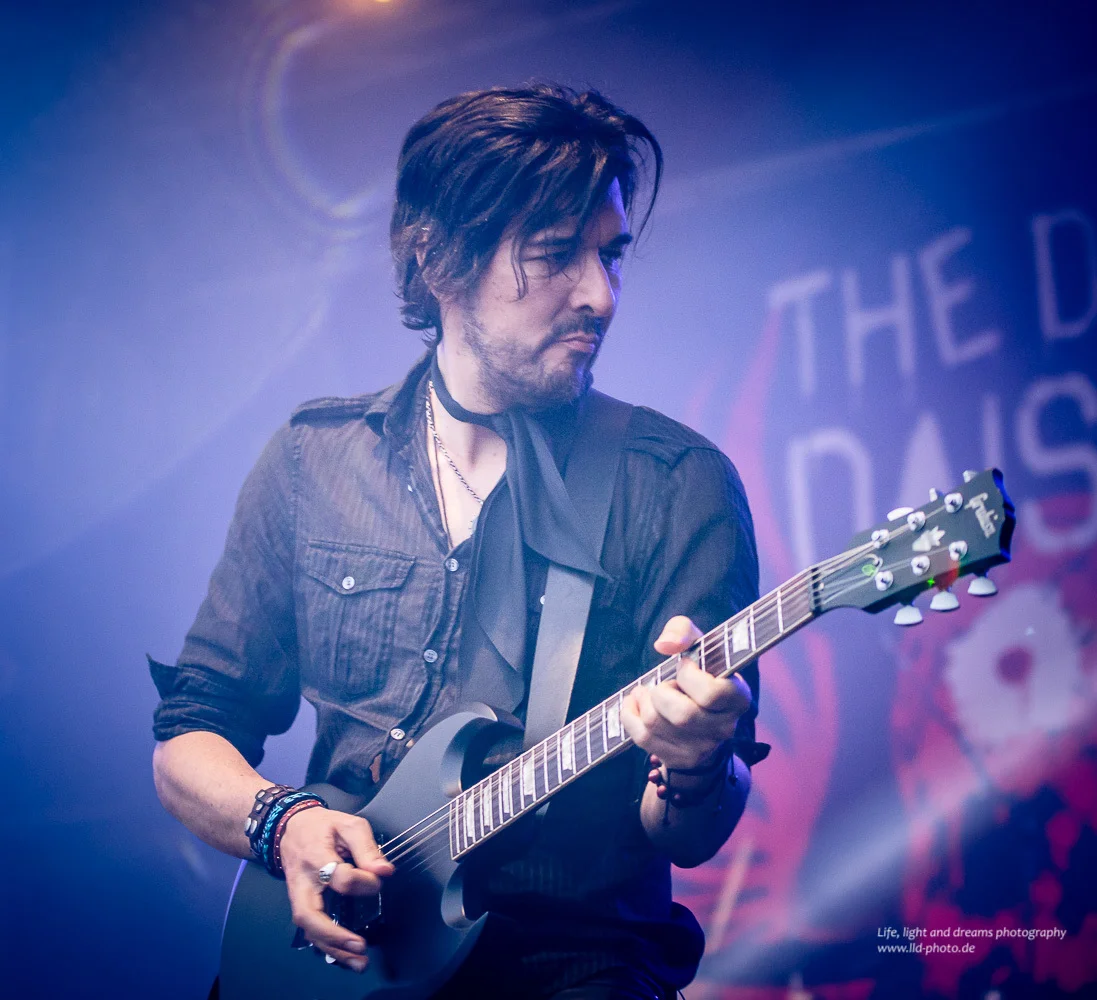 YOGI w. THE DEAD DAISIES (Photo Joerg Preger)