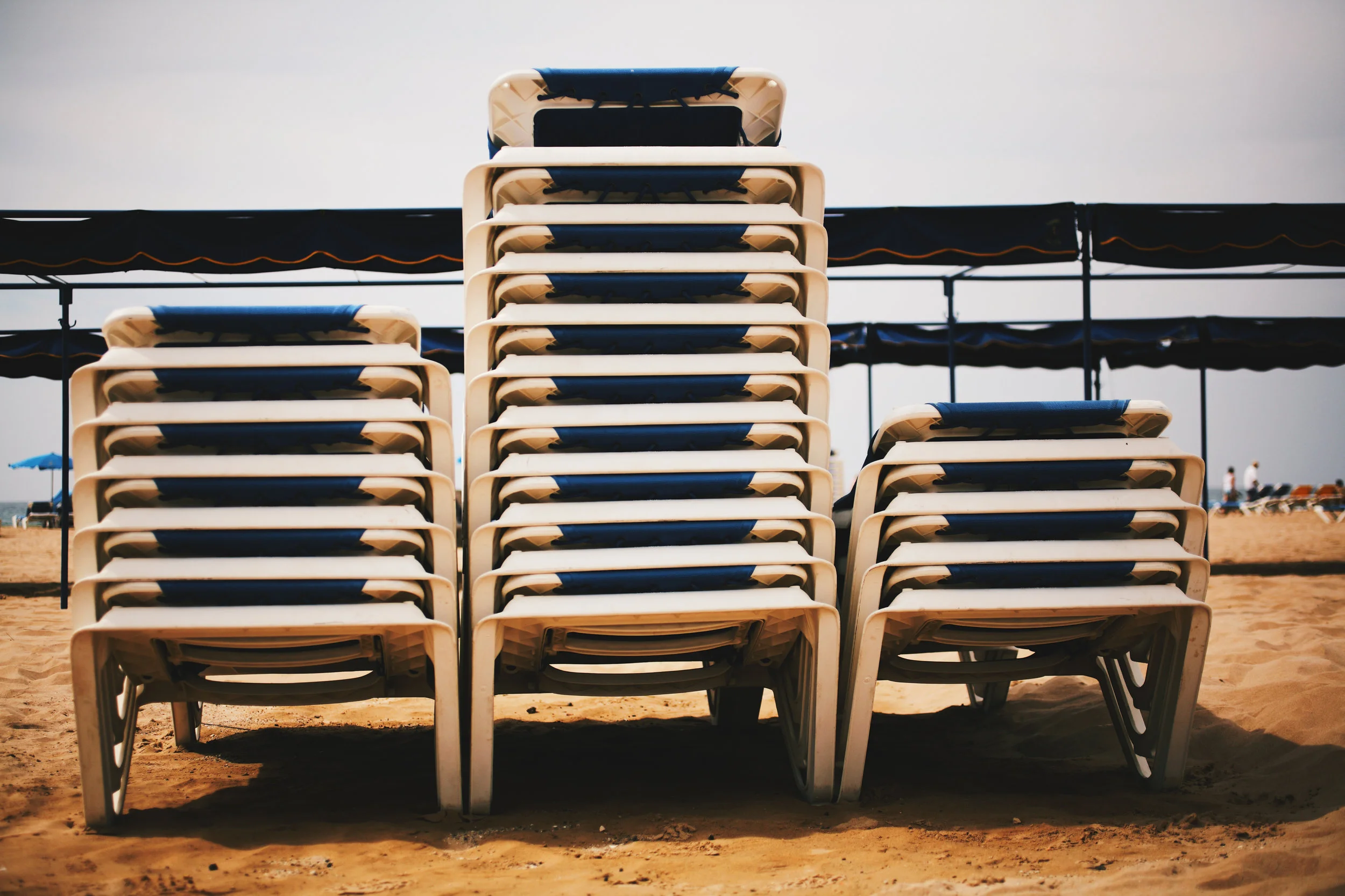 sunbeds_sand.jpg