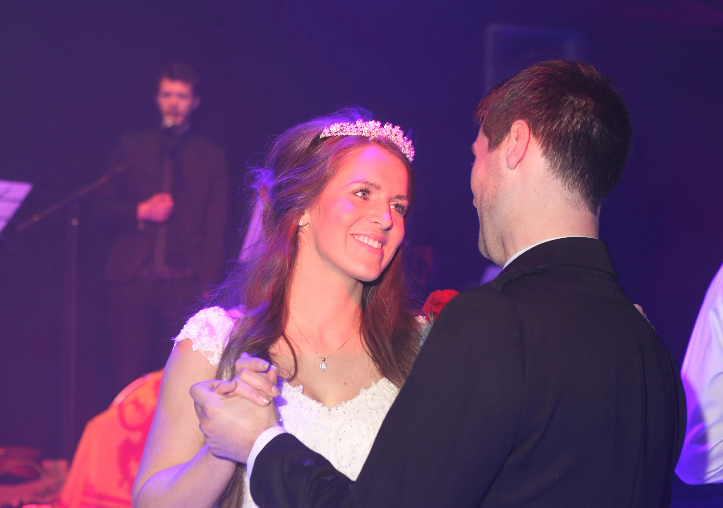Wedding_Photography_in_Edinburgh_FirstDance_shot.jpg