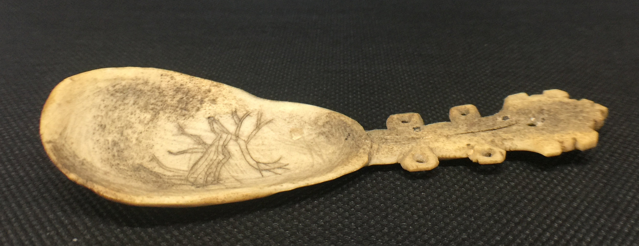 Reindeer spoon - side