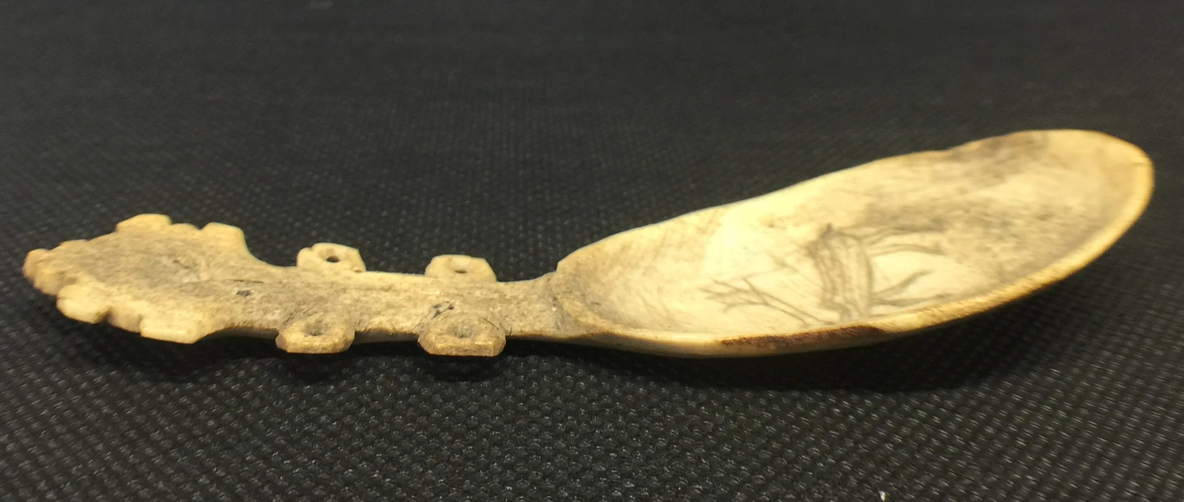 Reindeer spoon - side