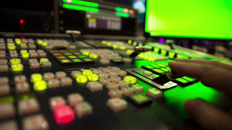 broadcast-tv-studio-production-vision-switcher-studio-director-broadcast-video-mixer-operation-close-up-of-hand_hgm248we-x_thumbnail-full01.png