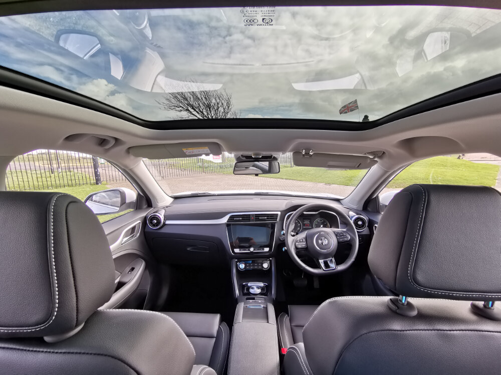  MG ZS EV Panoramic Roof 