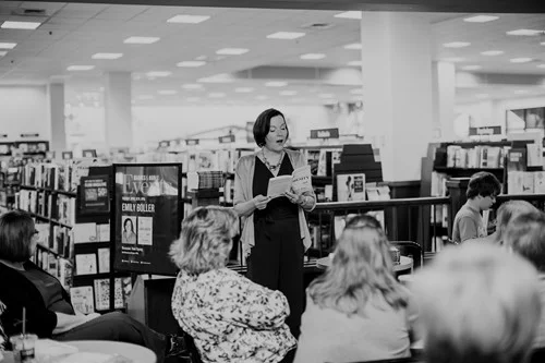 Ending the evening with a short talk and reading an excerpt from the book.