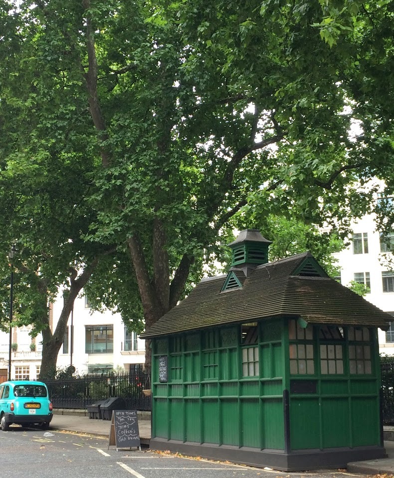  The cabbies’ shelter in Grosvenor Gardens, London. © Historic England