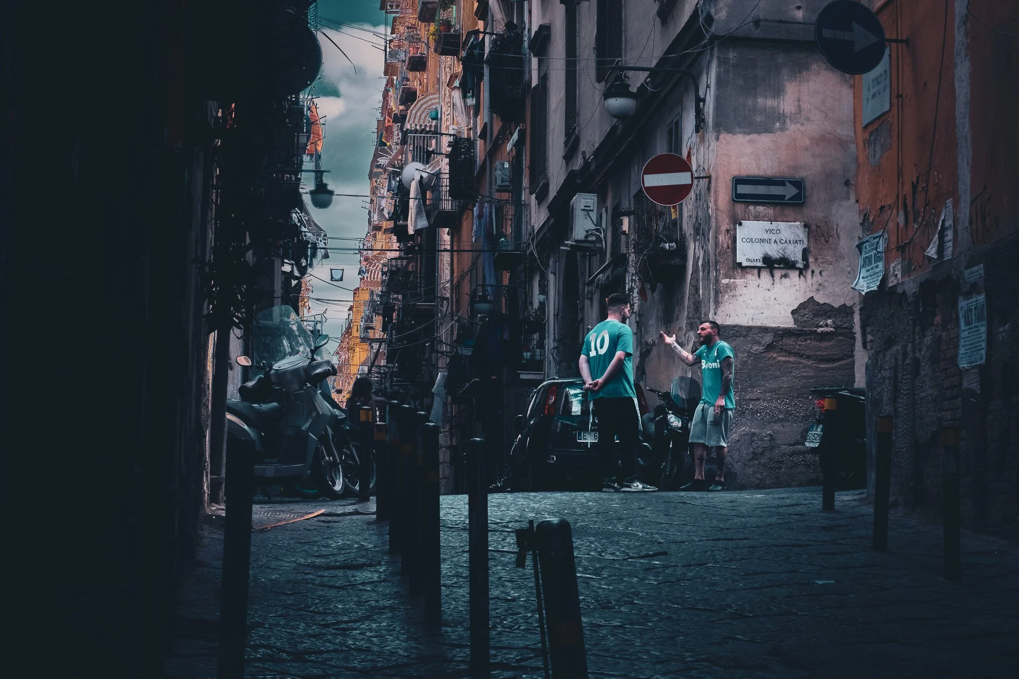djunivers-street-photography-naples-day-djuneid-dulloo-5800.jpg