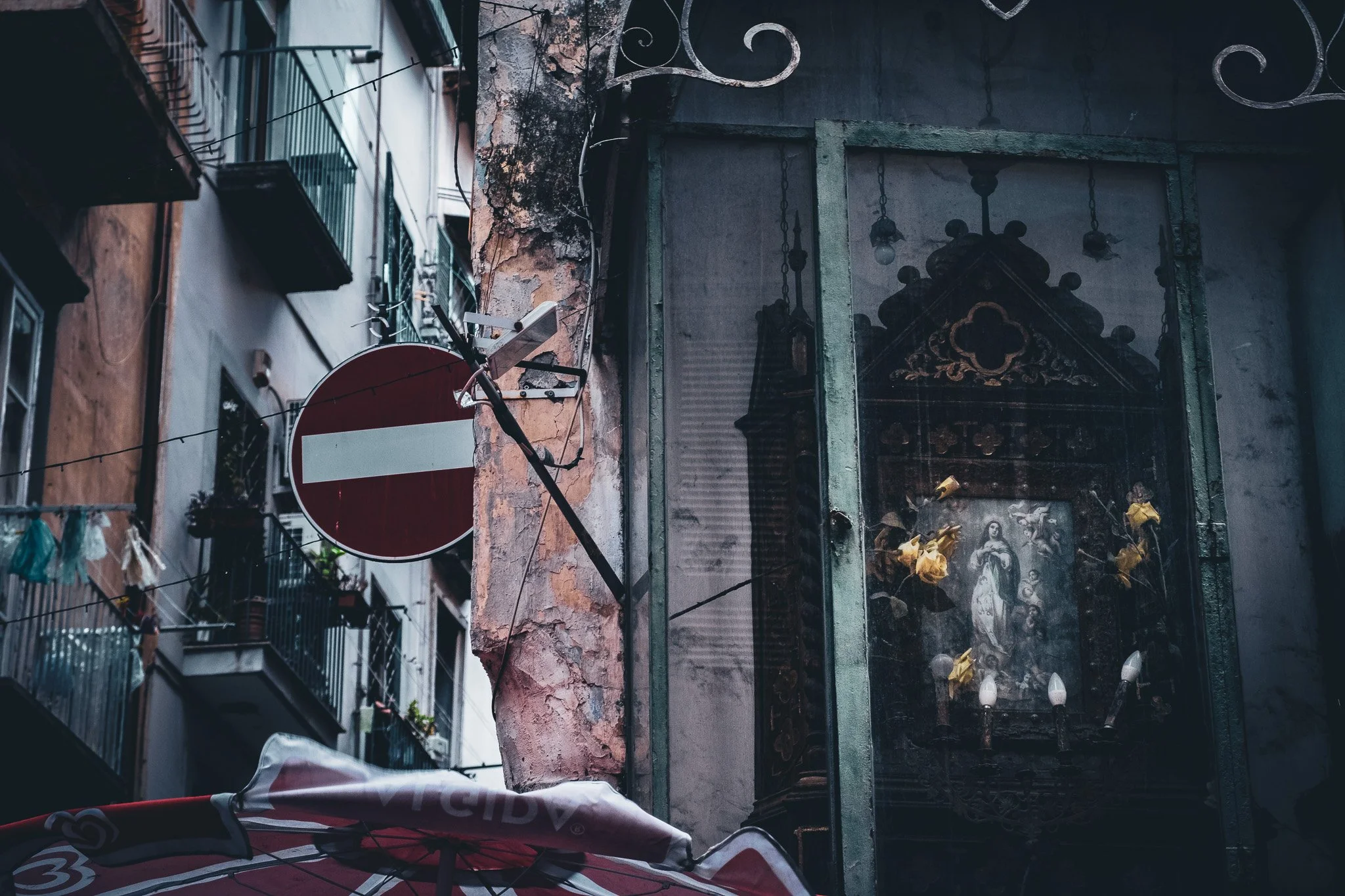 djunivers-street-photography-naples-day-djuneid-dulloo-5817.jpg