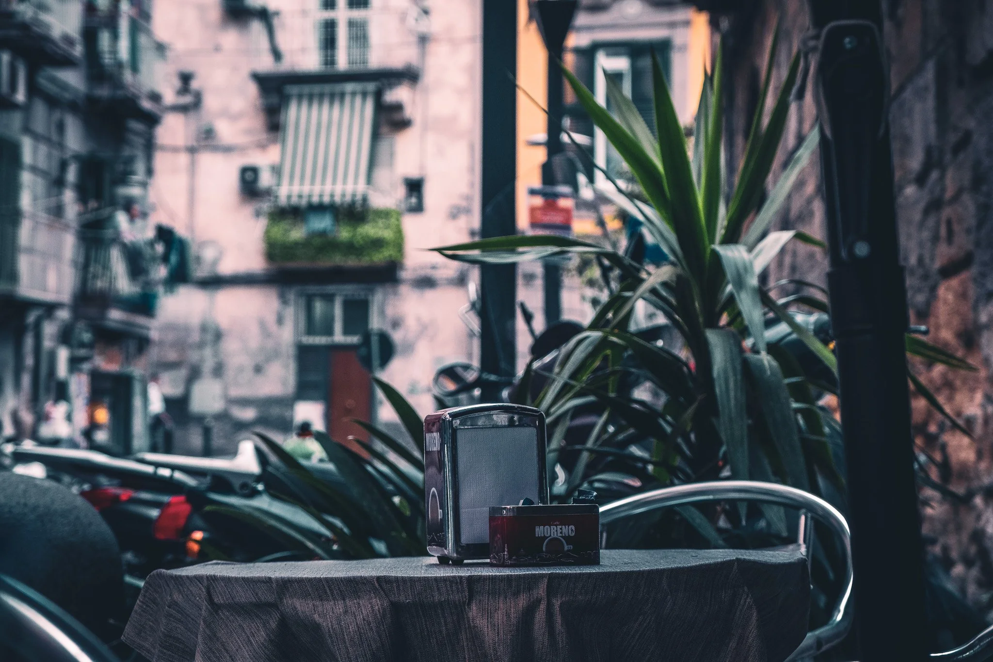 djunivers-street-photography-naples-day-djuneid-dulloo-5822.jpg