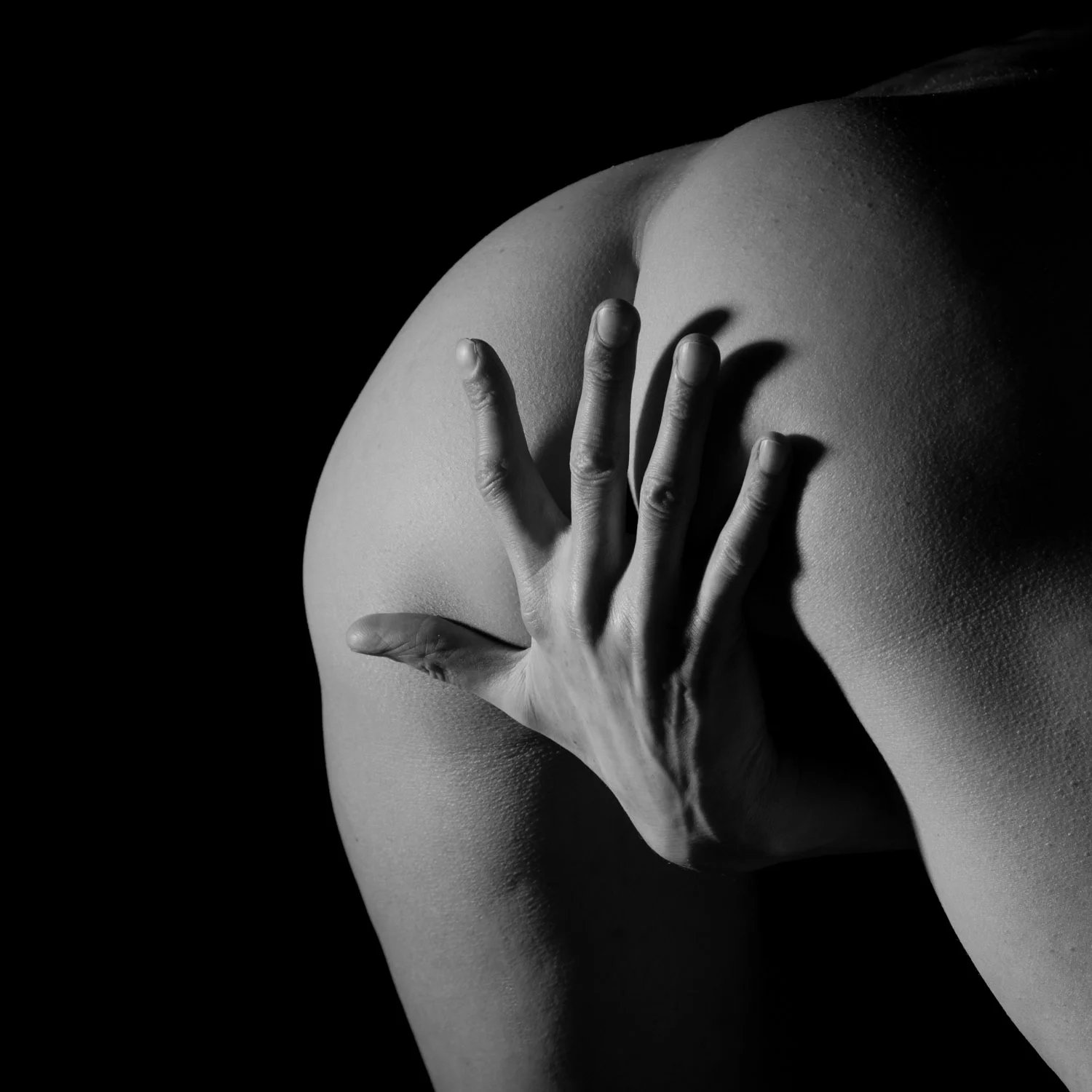 CLOSE-UP TIJDENS EEN EROTISCHE DUOSHOOT